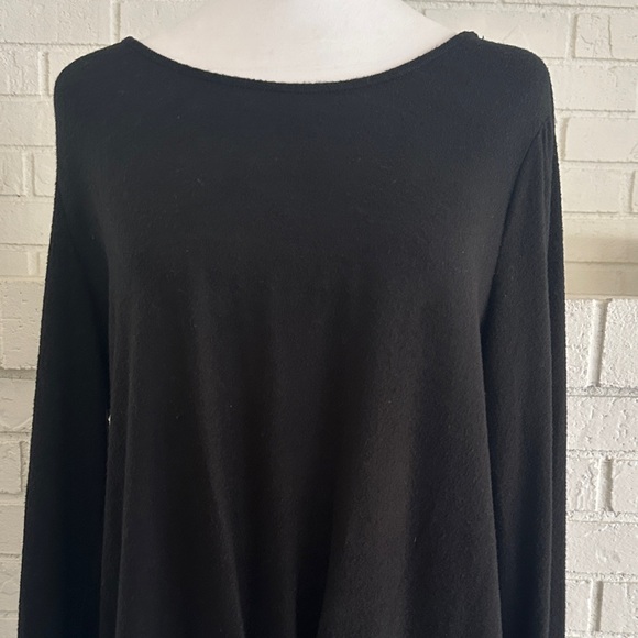 Iz Byer Black Long Sleeve Women's Lightweight Sweater with Tie Detail - Picture 2 of 9